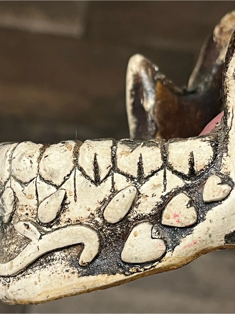 Ceramic jaw decor.